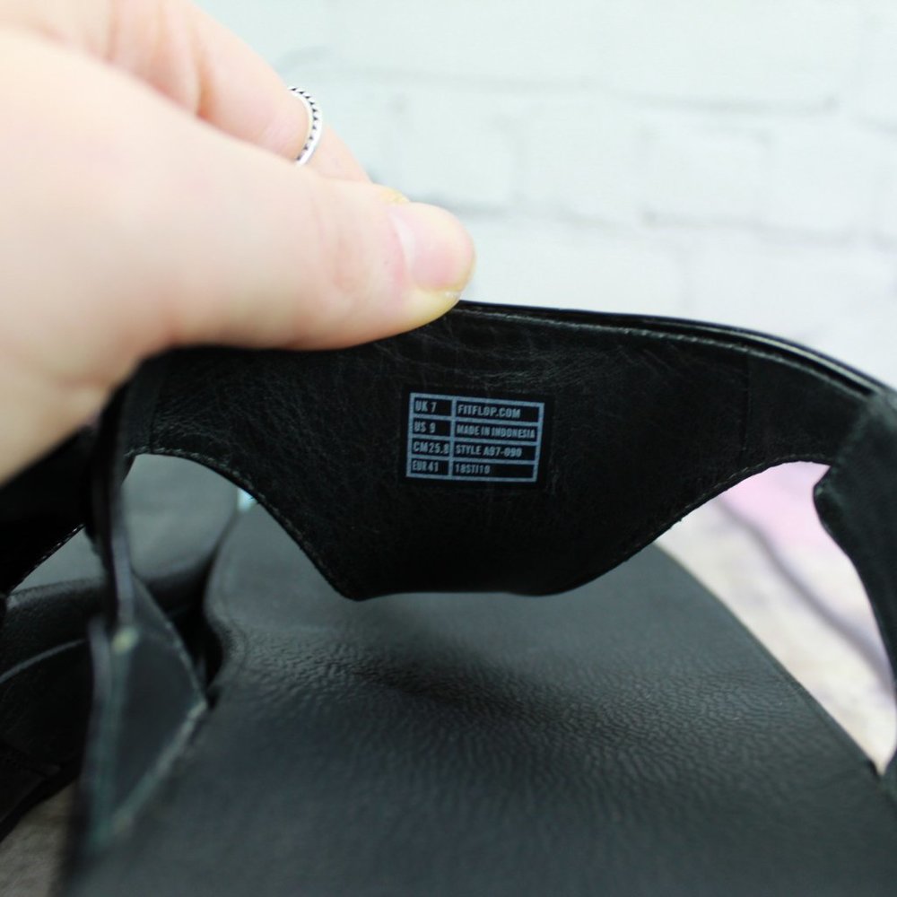 FITFLOP The Skinny Patent Thong Sandals Size 9 - Picture 8 of 9